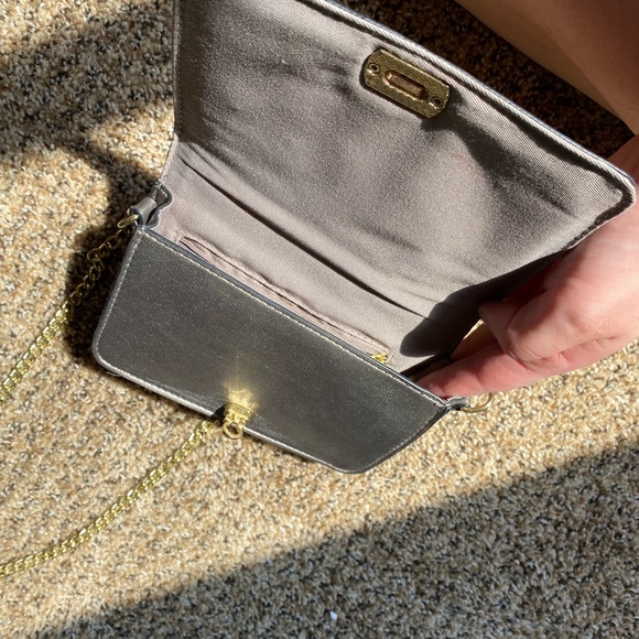 Honey Comb Bee Purse - Picture 3 of 4